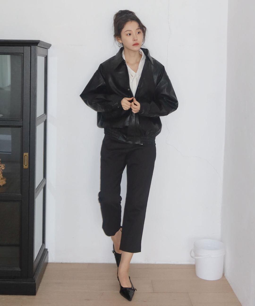 시야쥬 SIPT7153 컴포트 라인 카프리 팬츠_Black