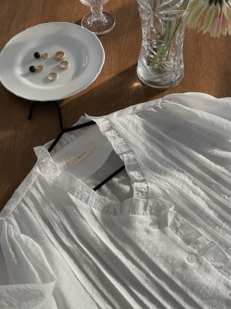 (B) 샐리 블라우스 | 1 COLOR - 프리오더 원단 재직으로 4월 초-중순 배송 예정