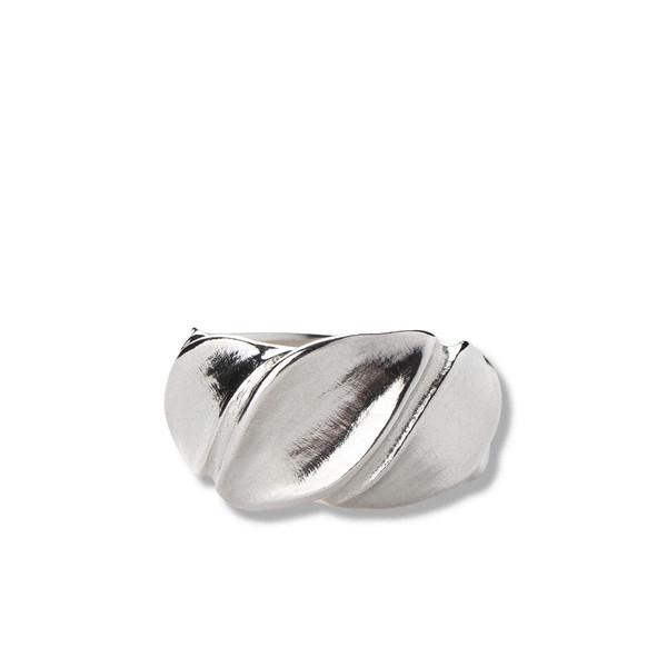PETAL RING