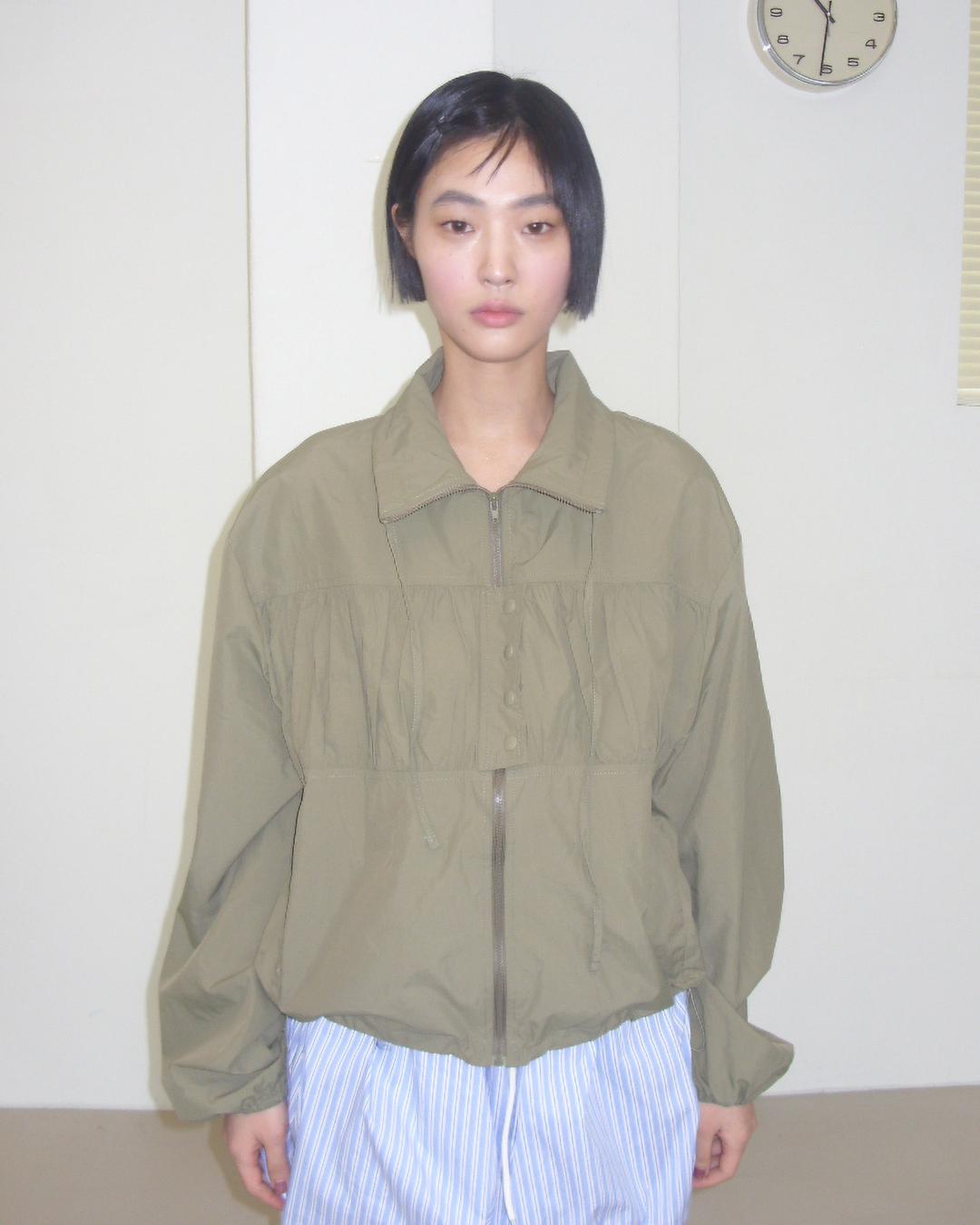 이알알 shirring wind breaker_khaki