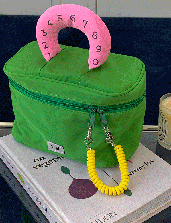 포비 핸들 파우치 백 (one color) '모델소장\'