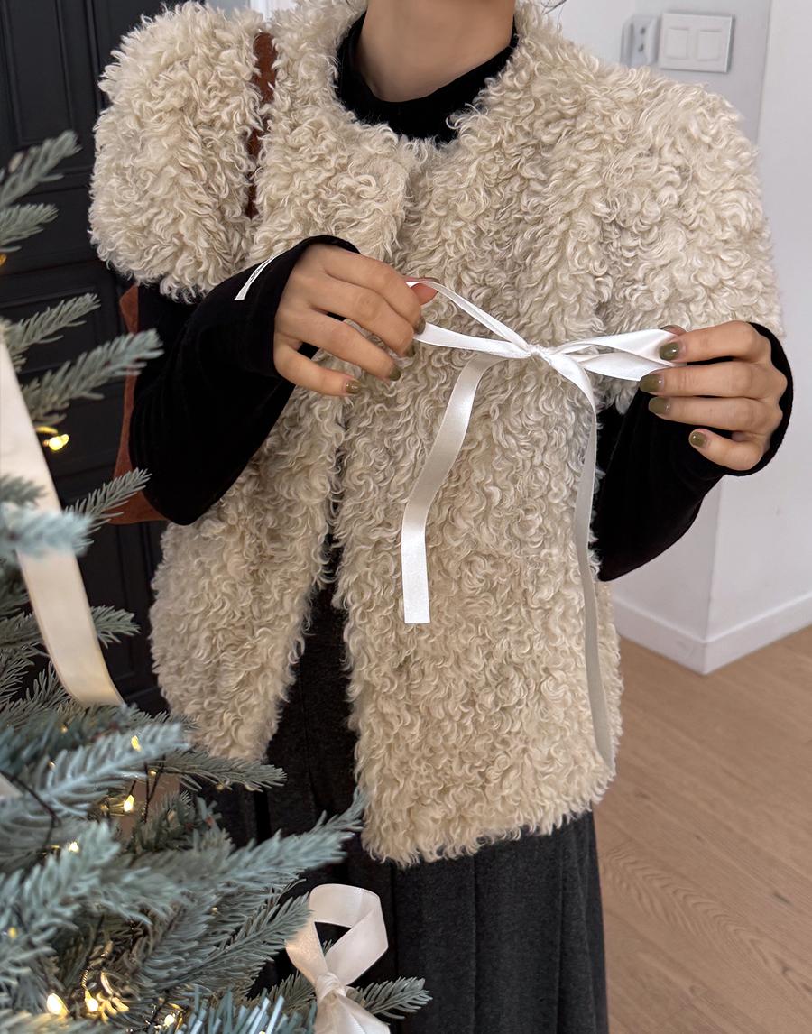 볼륨 뽀글이 하프자켓