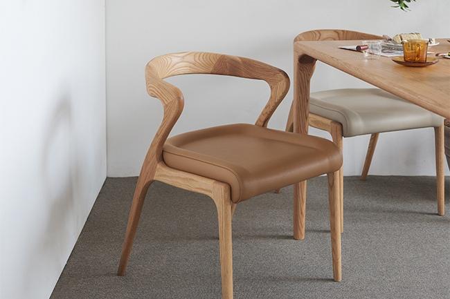 오크 키노 의자 식탁 카페 예쁜 인테리어 원목 암체어