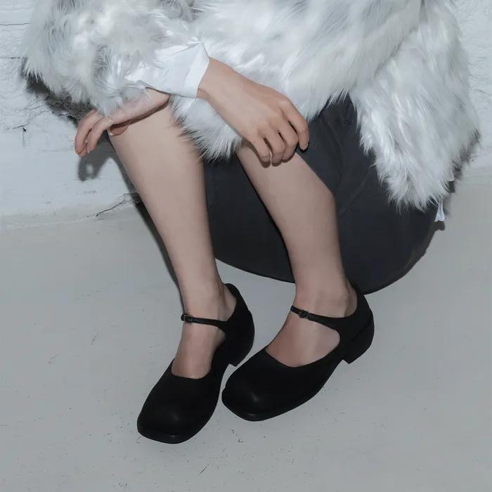 006 square mary jane pumps