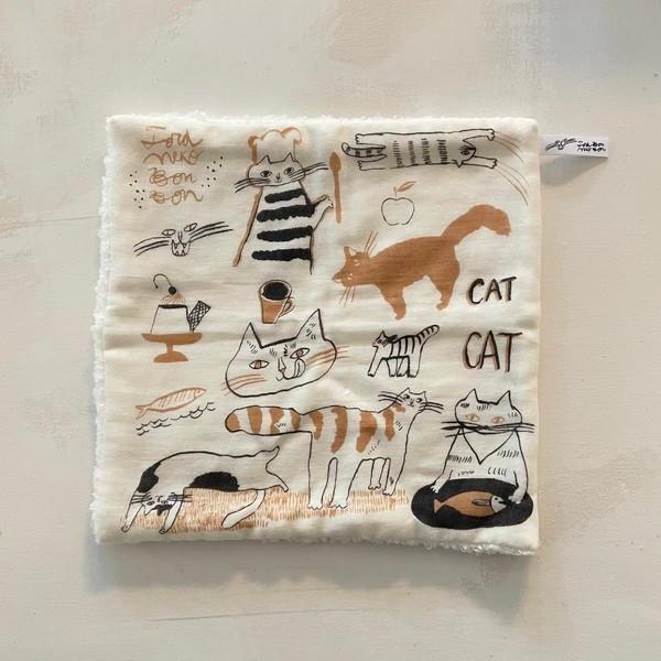고양이 손수건