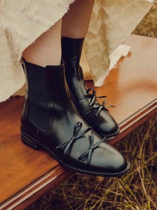 Ribbon Chelsea Boots - Black