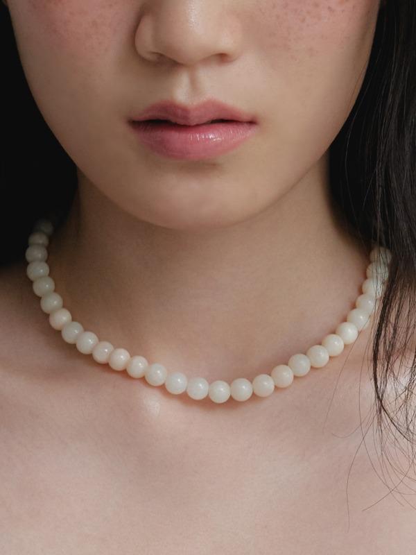 Fika gemstone necklace_ivory