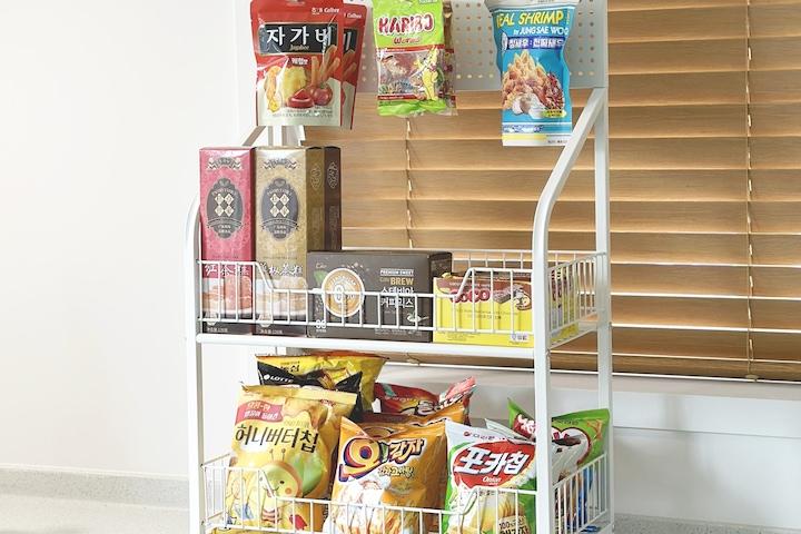 스낵 선반 미니 화이트 과자 진열대 간식 트롤리 팬트리 펜트리 매대 가판대