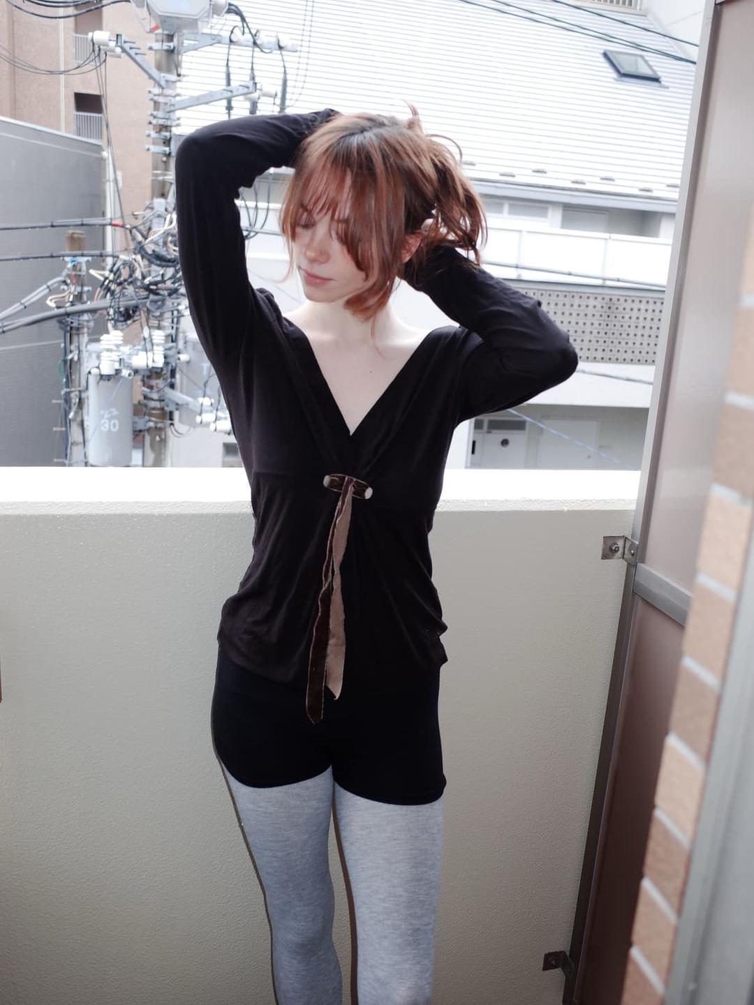 막스마라 딥 브이넥 리본 타이 탑 | 후루츠패밀리