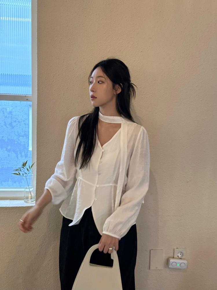 러블리 화이트 스카프 타이 블라우스 세트