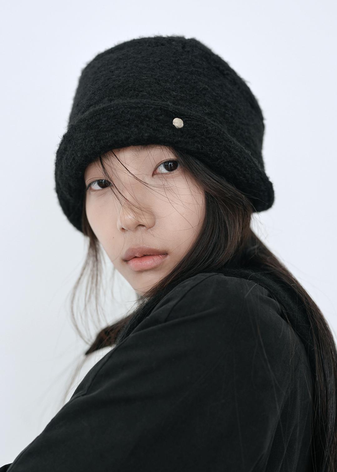 NOIR PUFF BUCKET - BLACK