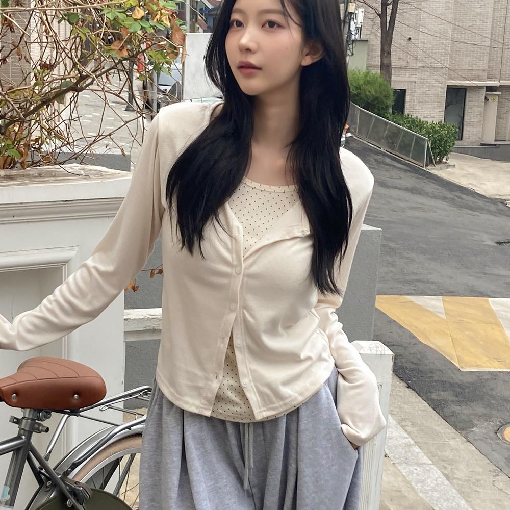 언니가간다 [무료배송][일체형]토토 레이어드 가디건 - 긴팔가디건 라운드넥 스탠다드핏 군살커버 레이어링 단추