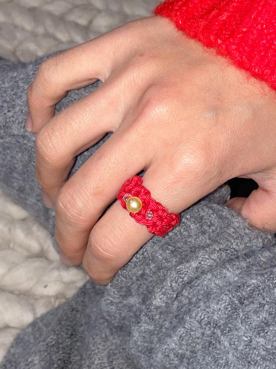 [메리모티브] Gem with knitted ring (Red)