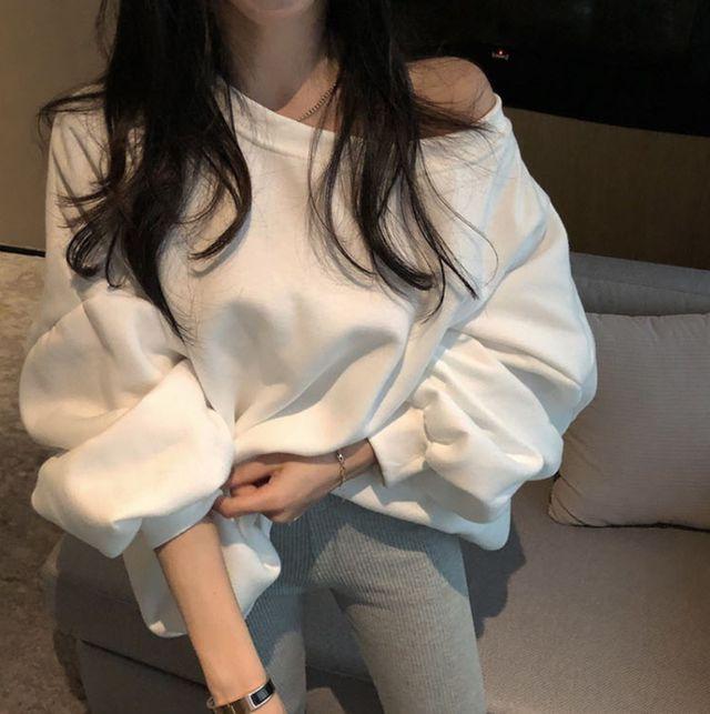 [당일출고] 데일리 오프숄더 루즈핏 맨투맨 티 [오프숄더맨투맨 오프숄더티 박시핏 맨투맨 루즈핏 오프숄더 박시티 루즈핏티]