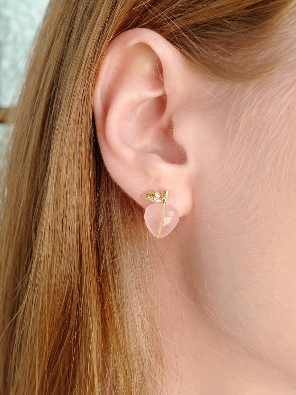apple heart earring