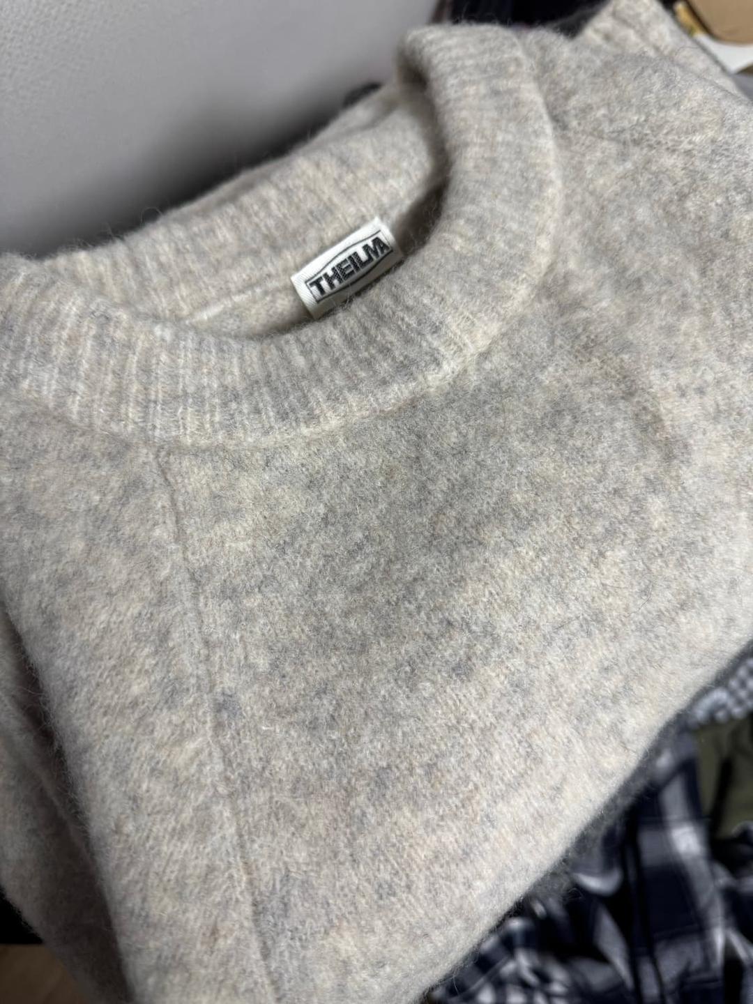 더일마 숄더 컷아웃 크롭 니트 | 후루츠패밀리