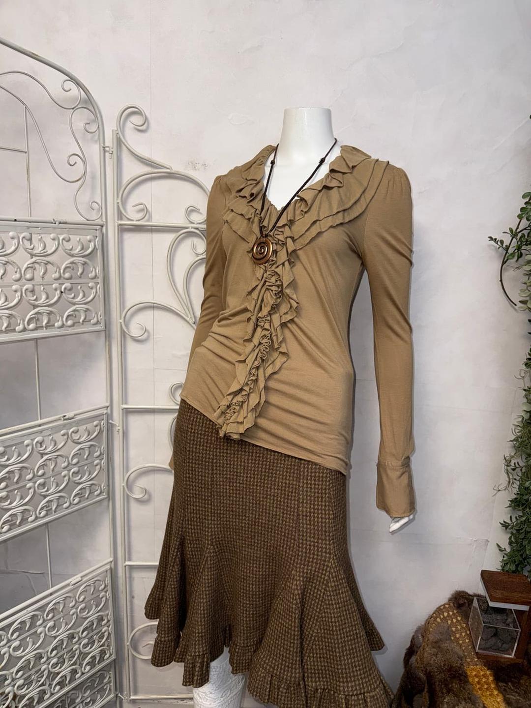 Ralph Lauren beige ruffle long sleeve | 후루츠패밀리