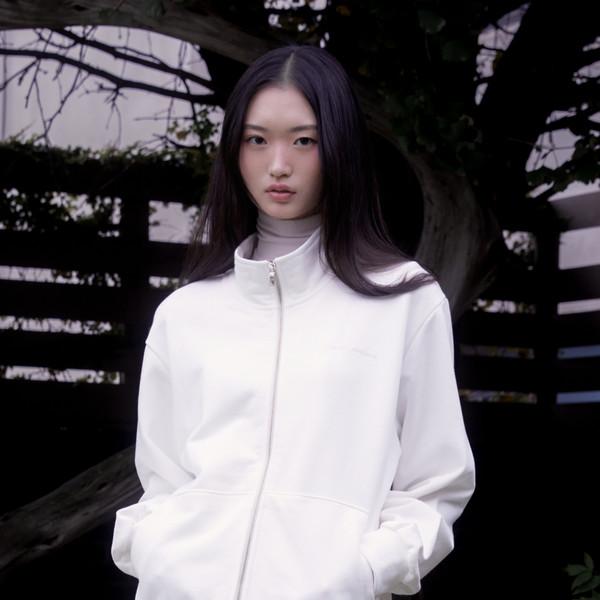 Lettering half neck two-way zip-up (IVORY)