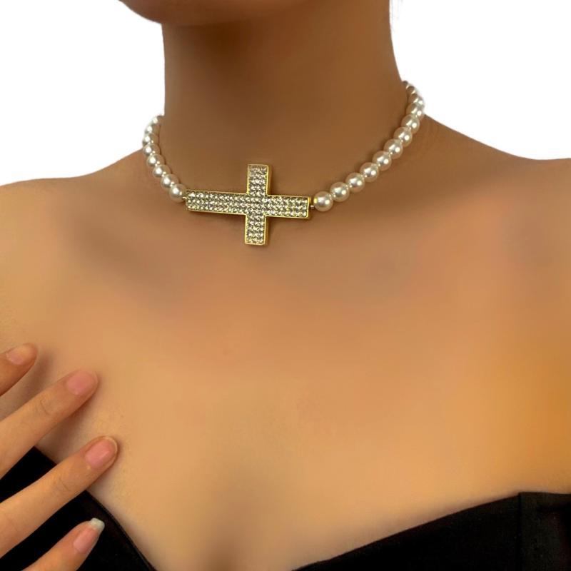 【楽天市場】ネックレス レディース 電気メッキ加工 ジルコニア 煌めく 十字架 パール チョーカー 欧米風 パンク 個性派 ストリート 高見え 大人カジュアル 普段使い：モズラボ