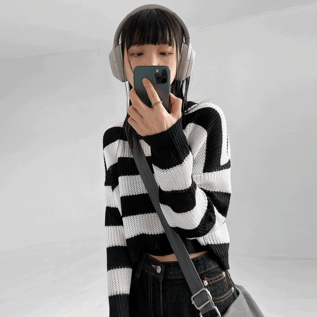 시스루 스트라이프 오버핏 크롭 니트 티셔츠