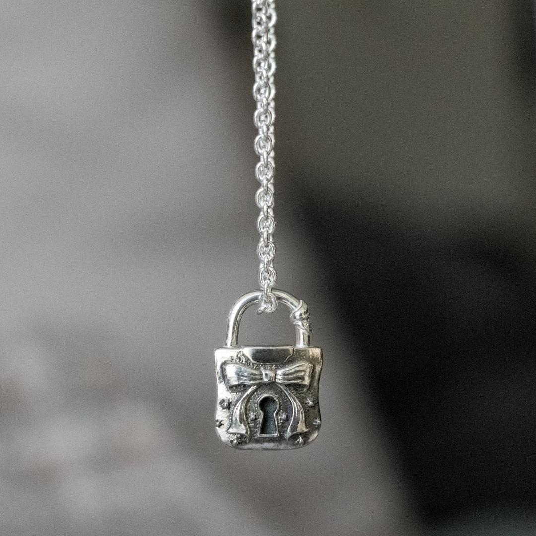 FANTASY LOCK necklace
