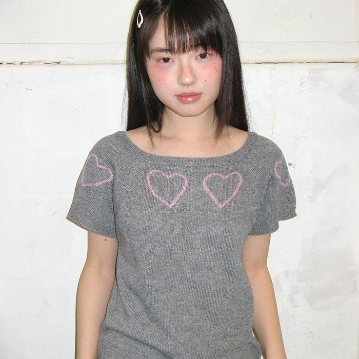 HEART LINE SHORT SLEEVE KNIT GREY