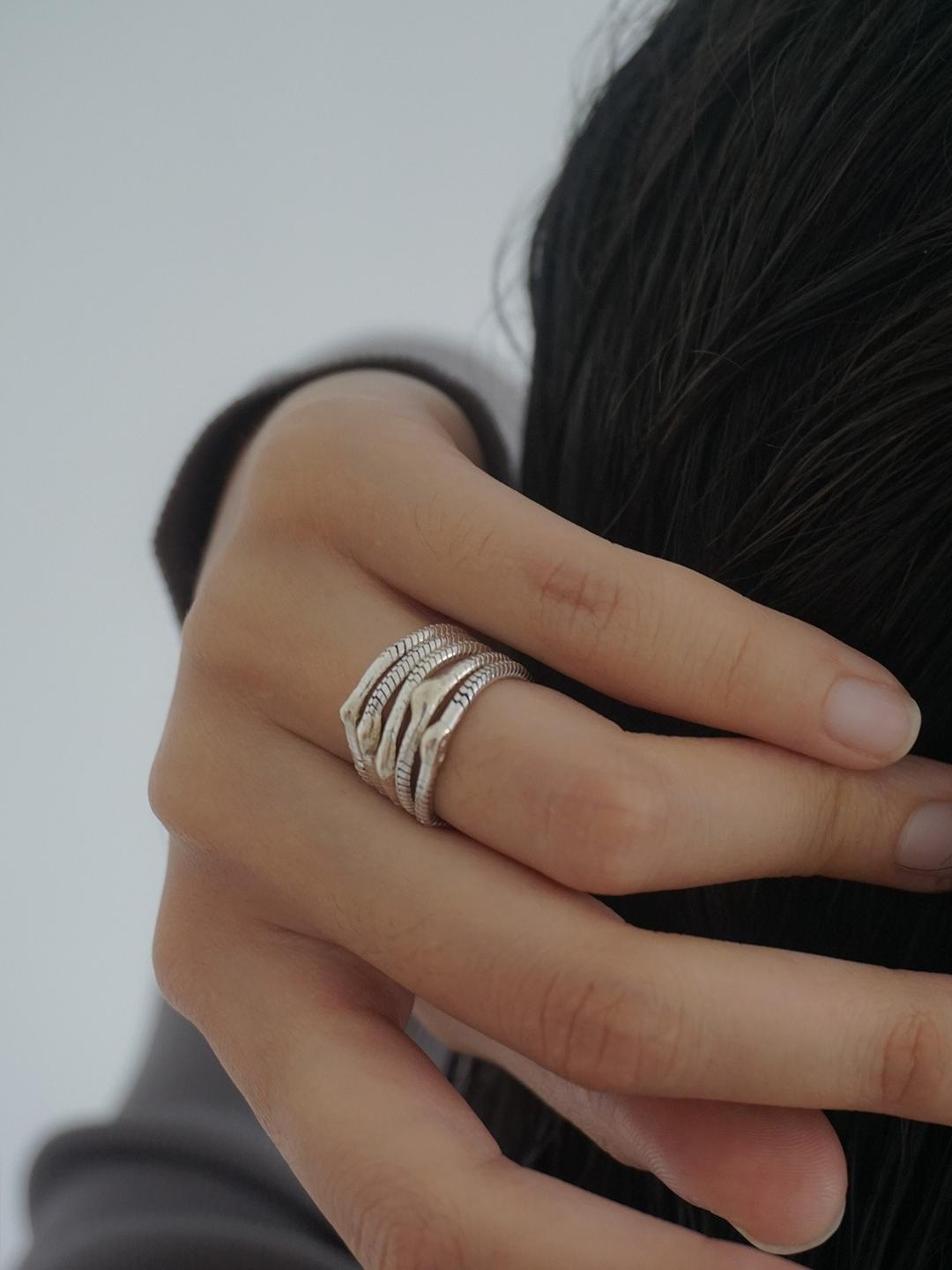 Pulse silk ring