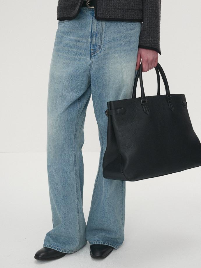 LOOSE FLARED-LEG DENIM JEANS_ WASHED LIGHT BLUE