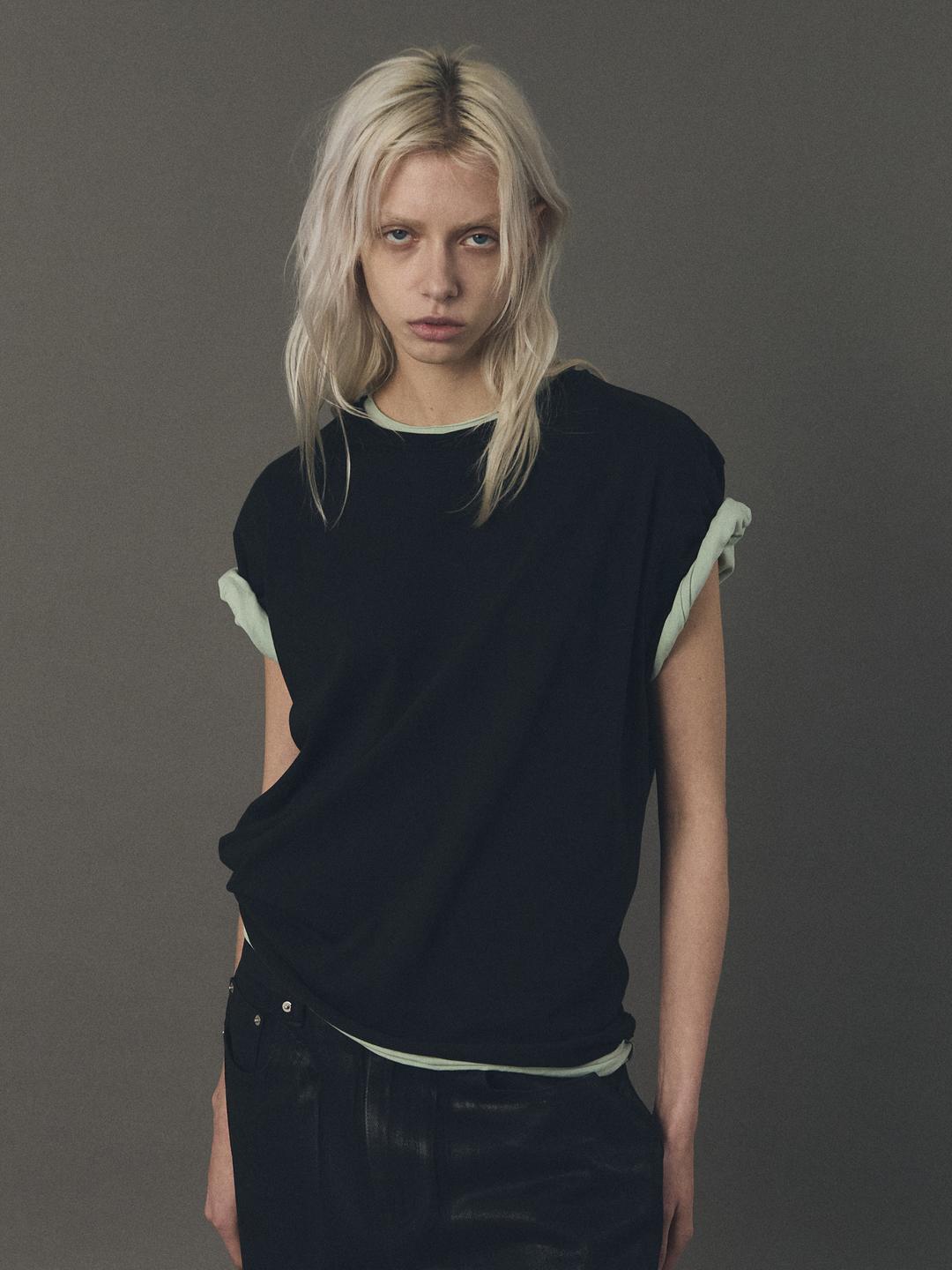 <span style="color:red