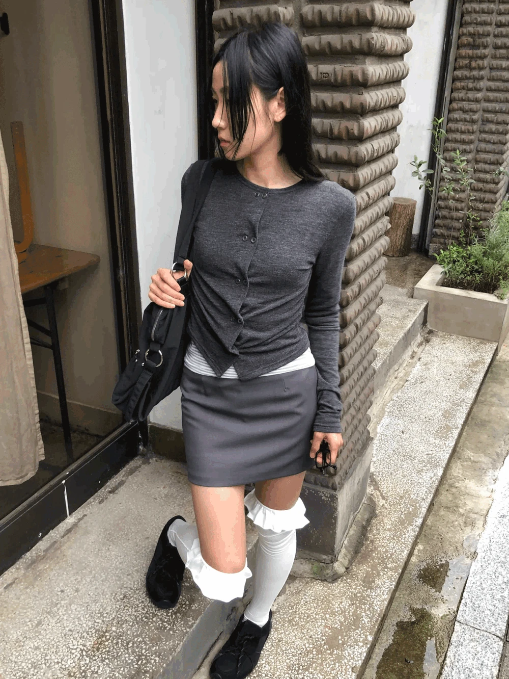 이뉴 더블 버튼 셔링 가디건