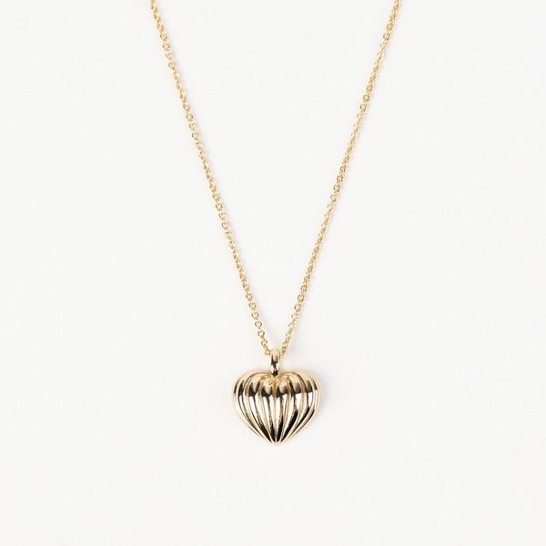 SHELL HEART NECKLACE/ GOLD