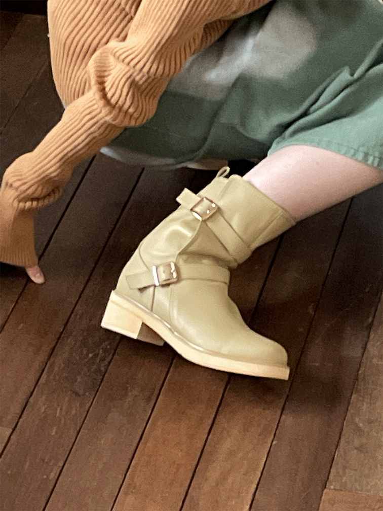 09 buckle middle boots