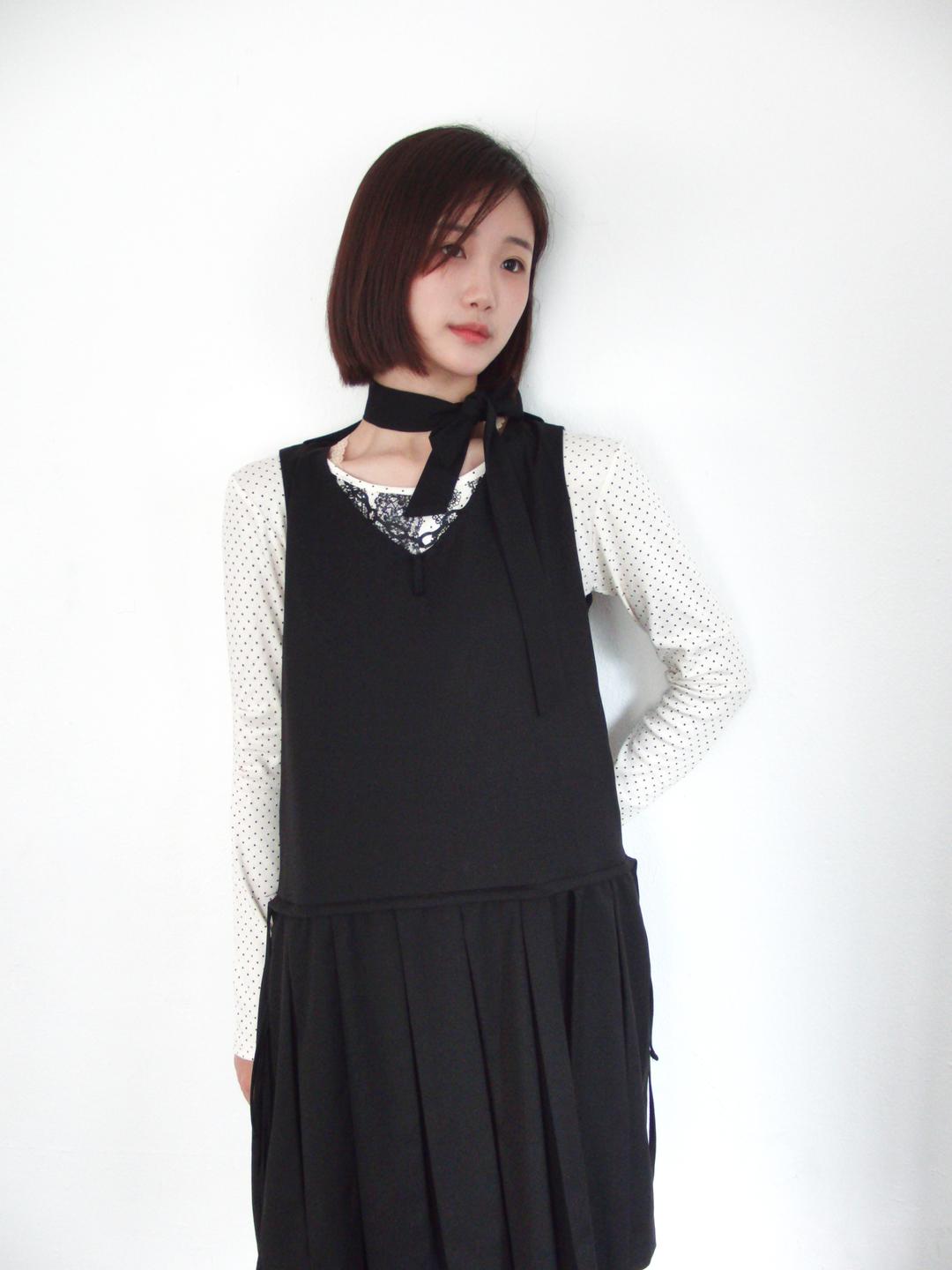 Girlhood dress, black