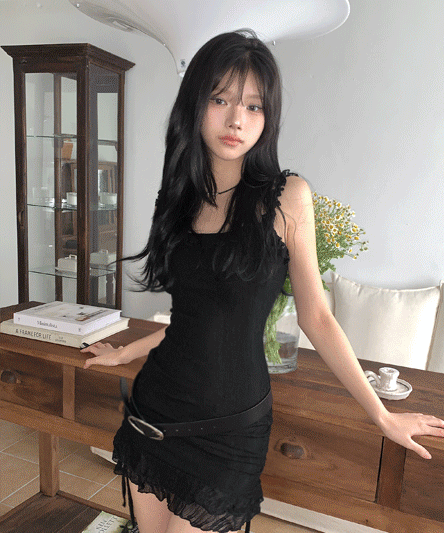 [모델픽🖤] 스퀘어넥 프릴 미니 원피스-2color