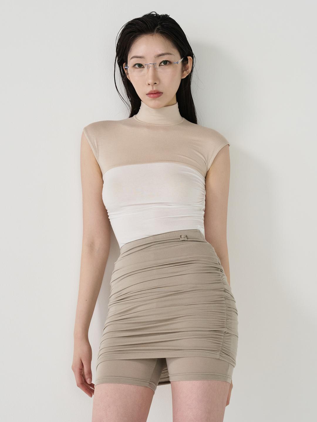 BUCKLE SHIRRING SKORT BEIGE