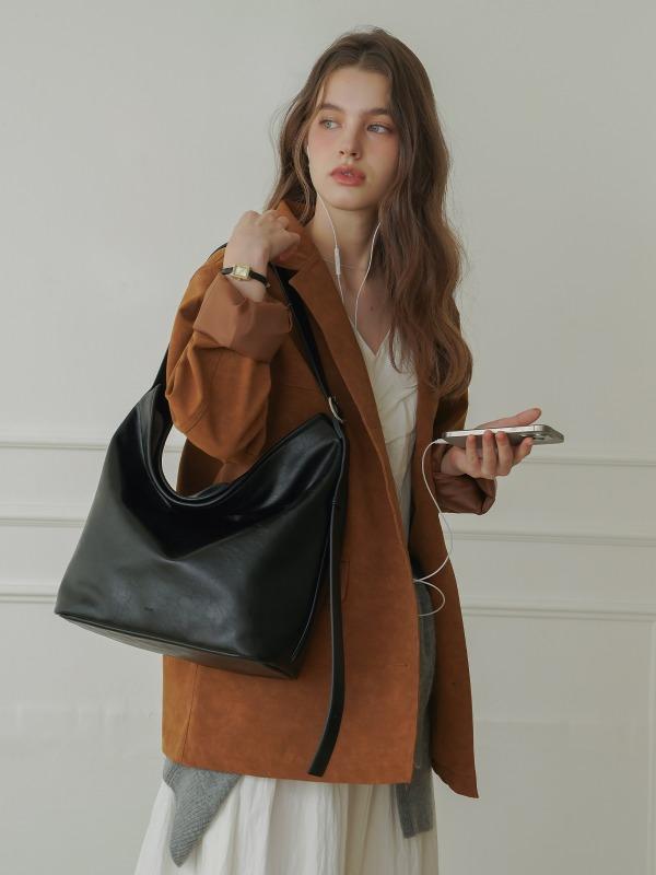 Poe Bucket Bag - Black