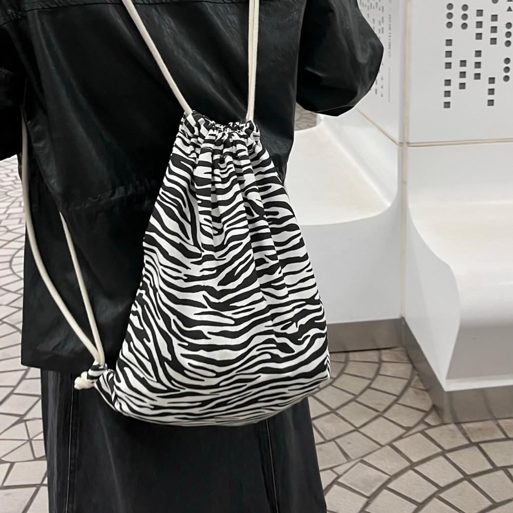 지브라 스트링 백팩 (Zebra String Backpack)