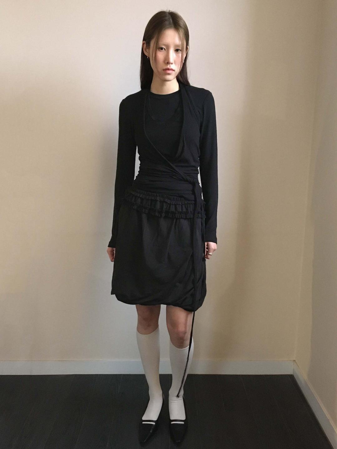 FRILL LONG SLEEVE _BLACK