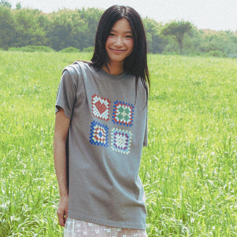 CROCHET SQUARE OVER FIT T SHIRT GREY