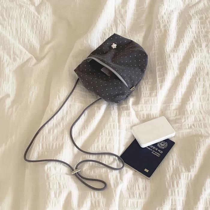 mini pocket bag - grey dot