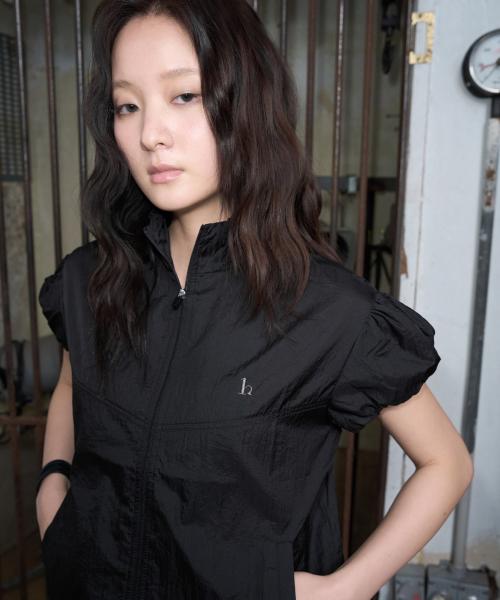 나일론 셔링 하프 베스트 [블랙]