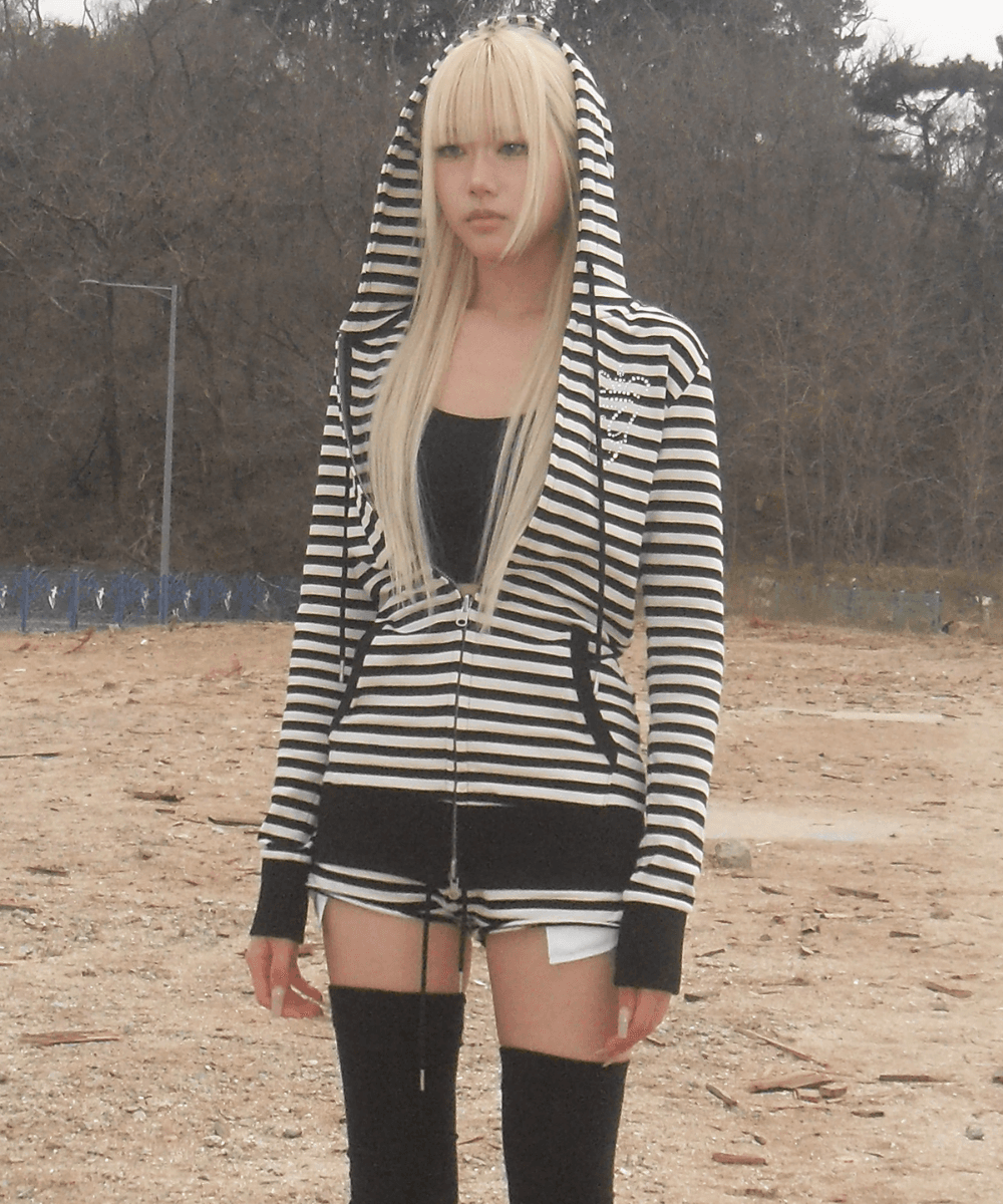 [04/30 예약발송] Y13 STRIPE CROWN RHINESTONE HOOD ZIP UP(STRIPE)