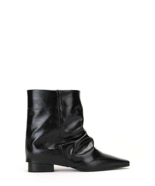 Pointed Wrinkle Leather Boots (Black)