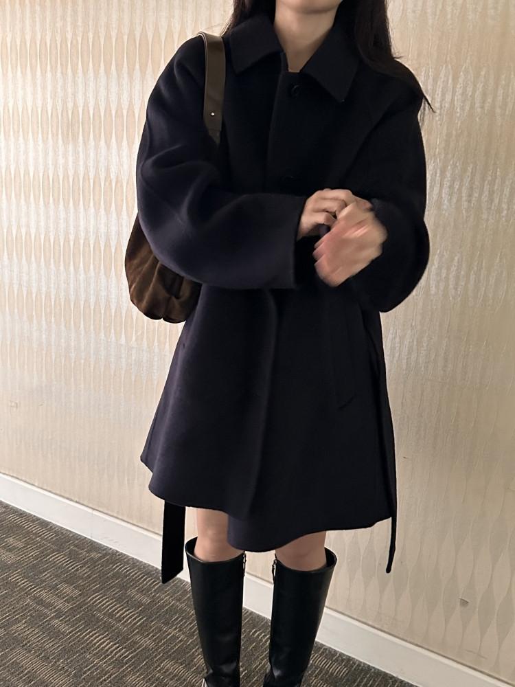 무드 네이비 하프 핸드메이드 울100 코트 (3color)