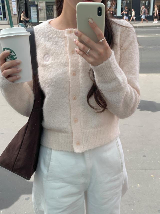 어베인 ✨일요일까지 15% SALE💕URBANE MADE💕 퍼피 라운드 모헤어 크롭 숏 니트 가디건 (당일출고 2c) /데일리룩/출근룩/출근룩/데이트룩/여행룩/가을가디건/겨울가디건