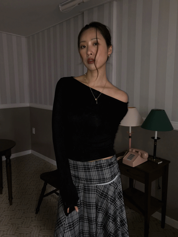 에센셜 라인 티