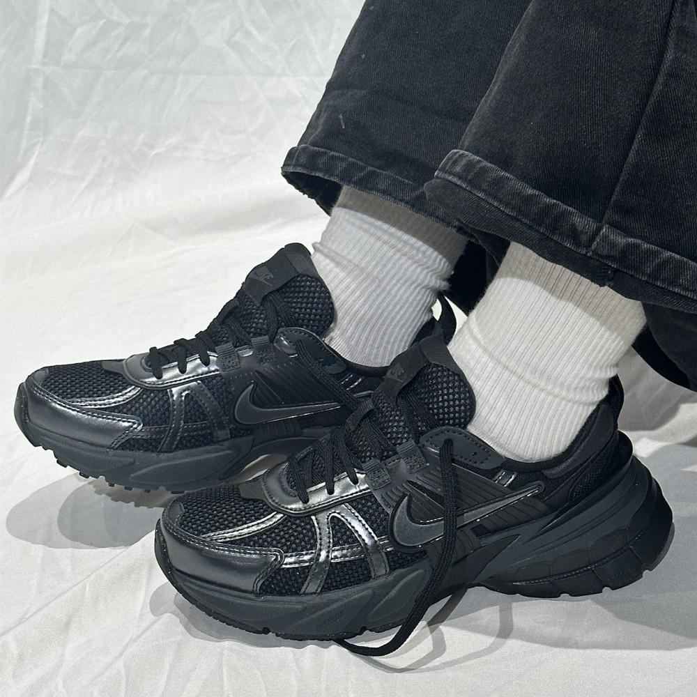 나이키 V2K 런 블랙 앤트러사이트 FD0736-001