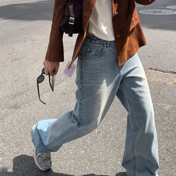 a relaxed denim (pale blue)