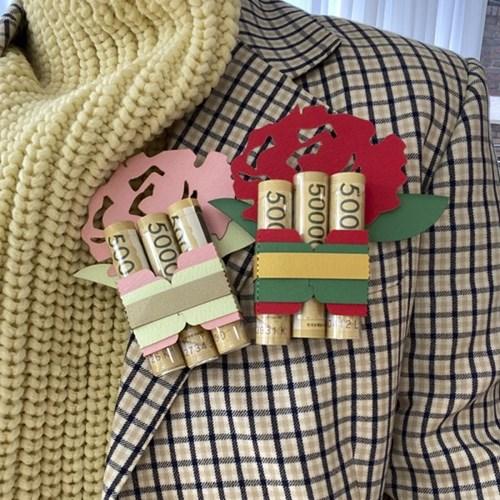 카네이션 브로치 용돈 이벤트 어버이날 현금 선물 카브레터 2color