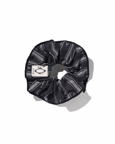 JACQUARD SCRUNCHIE_BLACK
